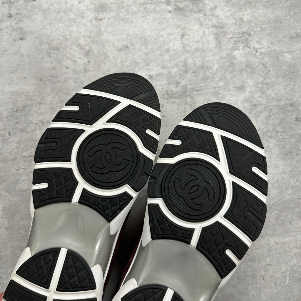 Chanel CC Runners Tie Dye Burgundy (8/10)